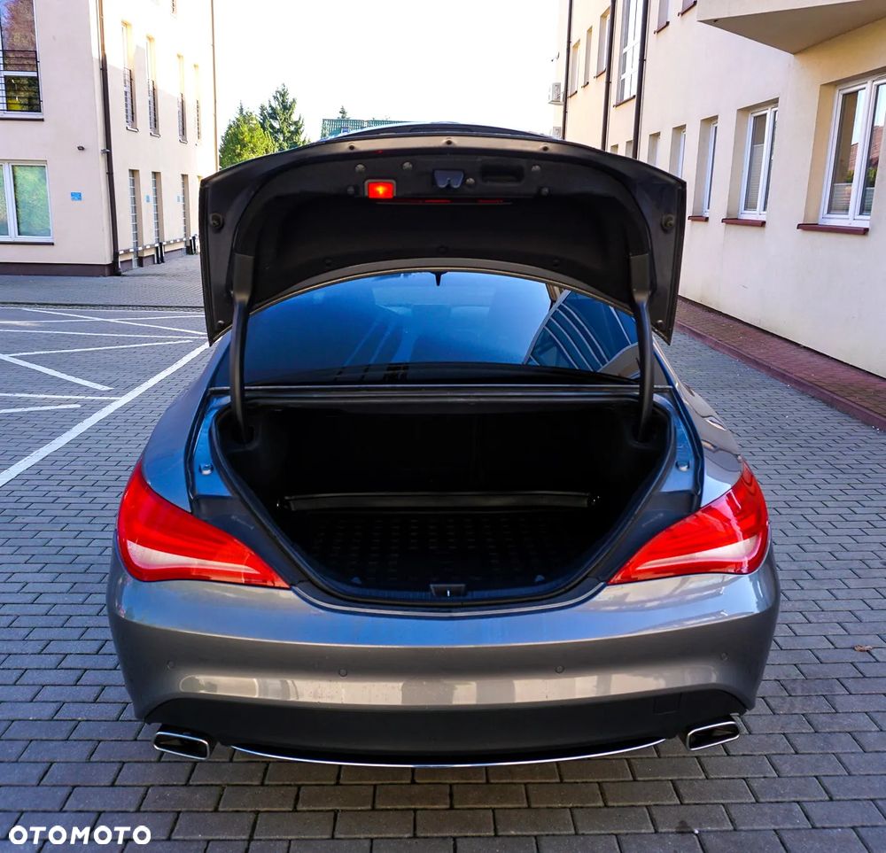 Mercedes-Benz CLA 200 7G-DCT UrbanStyle Edition - 21