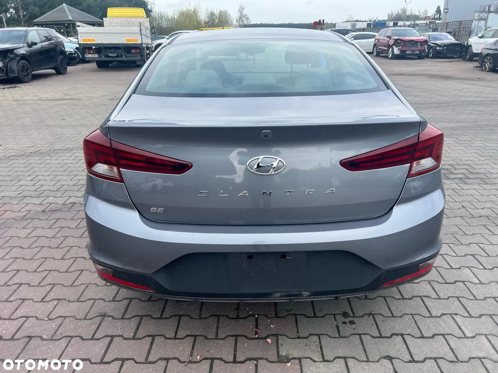 Hyundai Elantra - 5