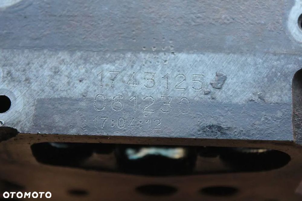 # SCANIA R EURO 4 5 GŁOWICA SILNIKA 1743125 - 3