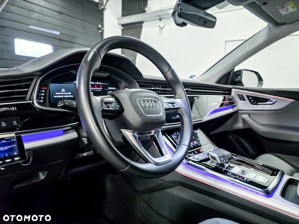 Audi Q8 - 8