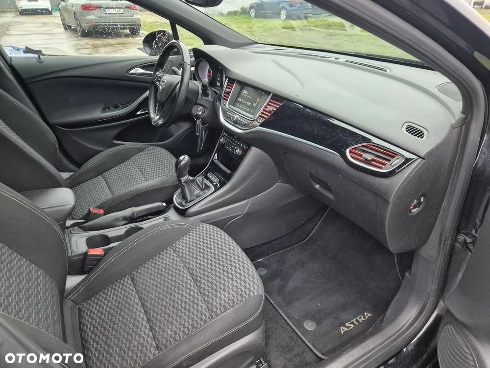 Opel Astra 1.4 Turbo Business - 26