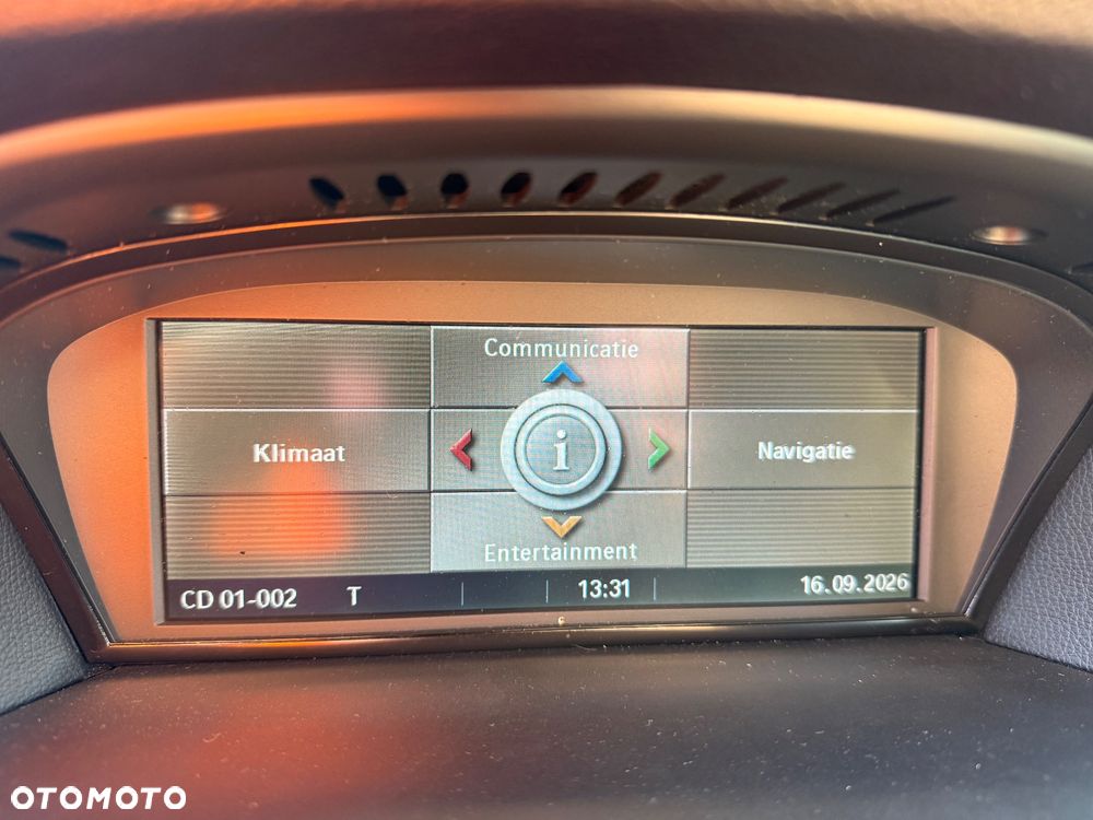 BMW Seria 5 545i - 21