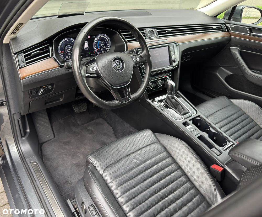 Volkswagen Passat 2.0 TSI (BlueMotion Technology) DSG Highline - 16