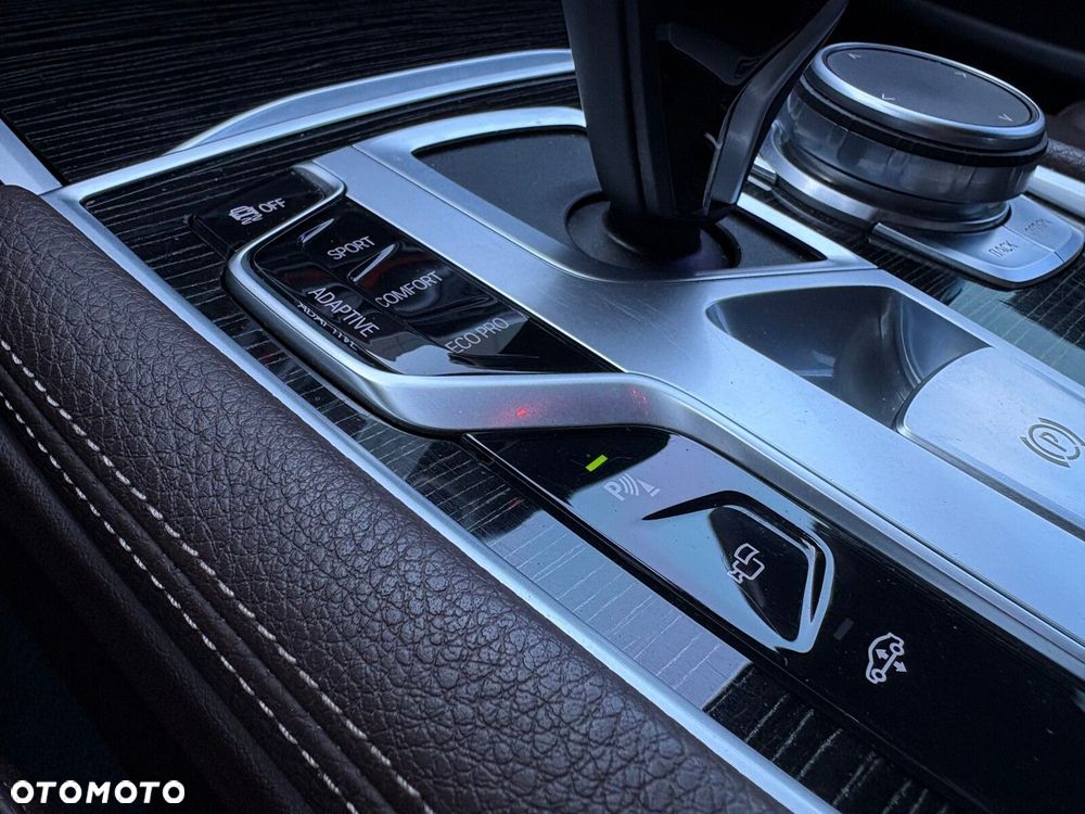 BMW Seria 7 730d xDrive - 35