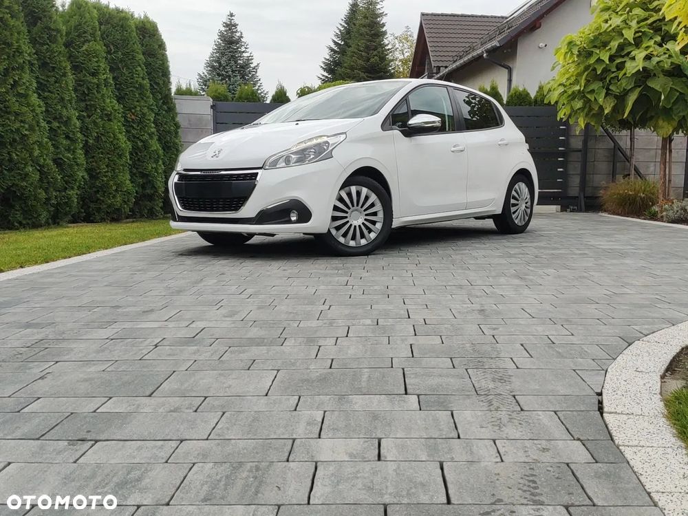 Peugeot 208 - 16
