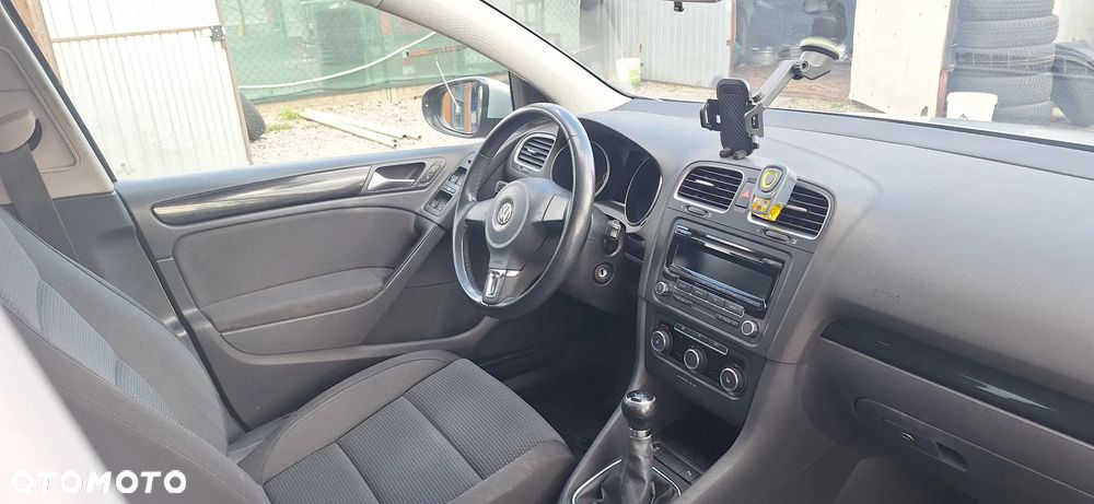 Volkswagen Golf 1.6 TDI Trendline DSG - 12