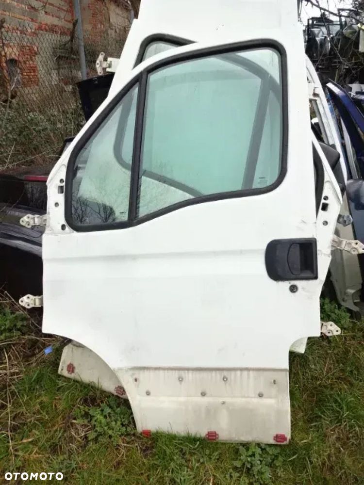IVECO DAILY III 99-14 SZYBA LEWY PRZÓD TRÓJKĄTNA - 1