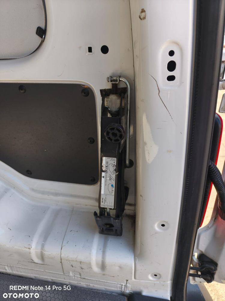 Volkswagen Caddy - 17