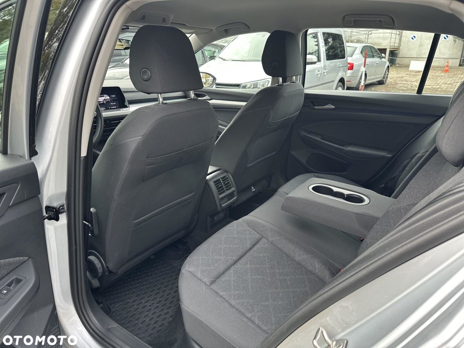 Volkswagen Golf - 12