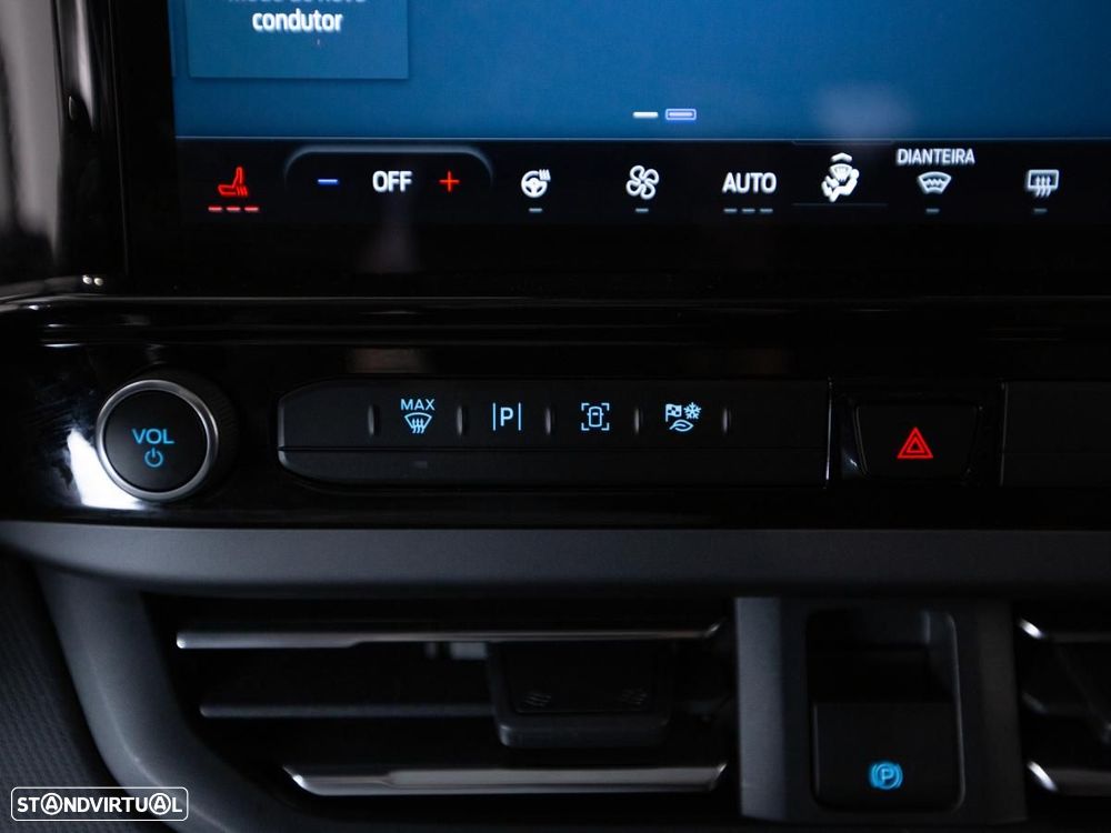Ford Tourneo Custom — fotografia 25