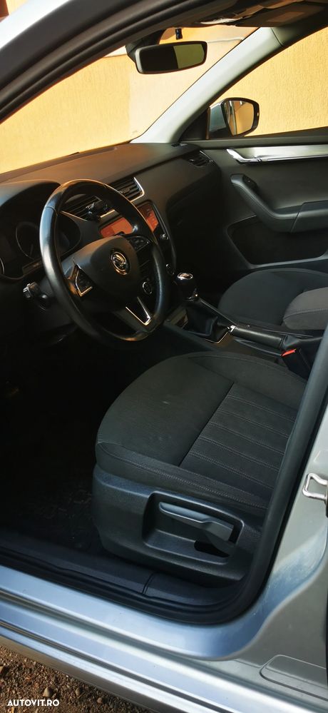 Skoda Octavia Combi Diesel 1.6 TDI Style - 8