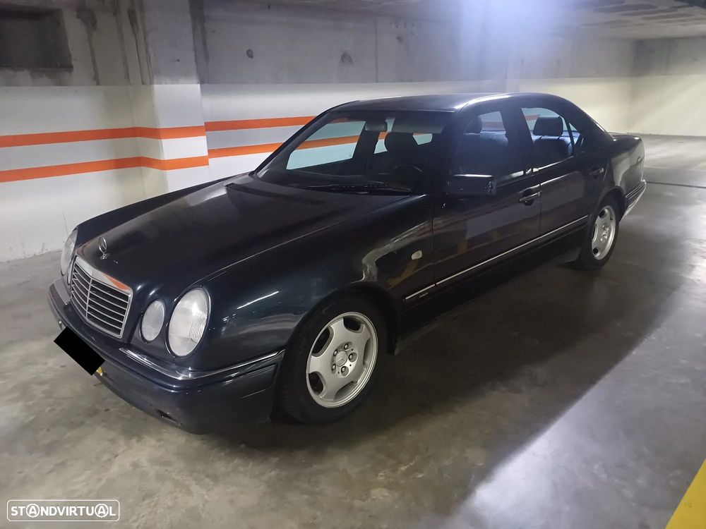 Mercedes-Benz E 250 TD Classic - 2