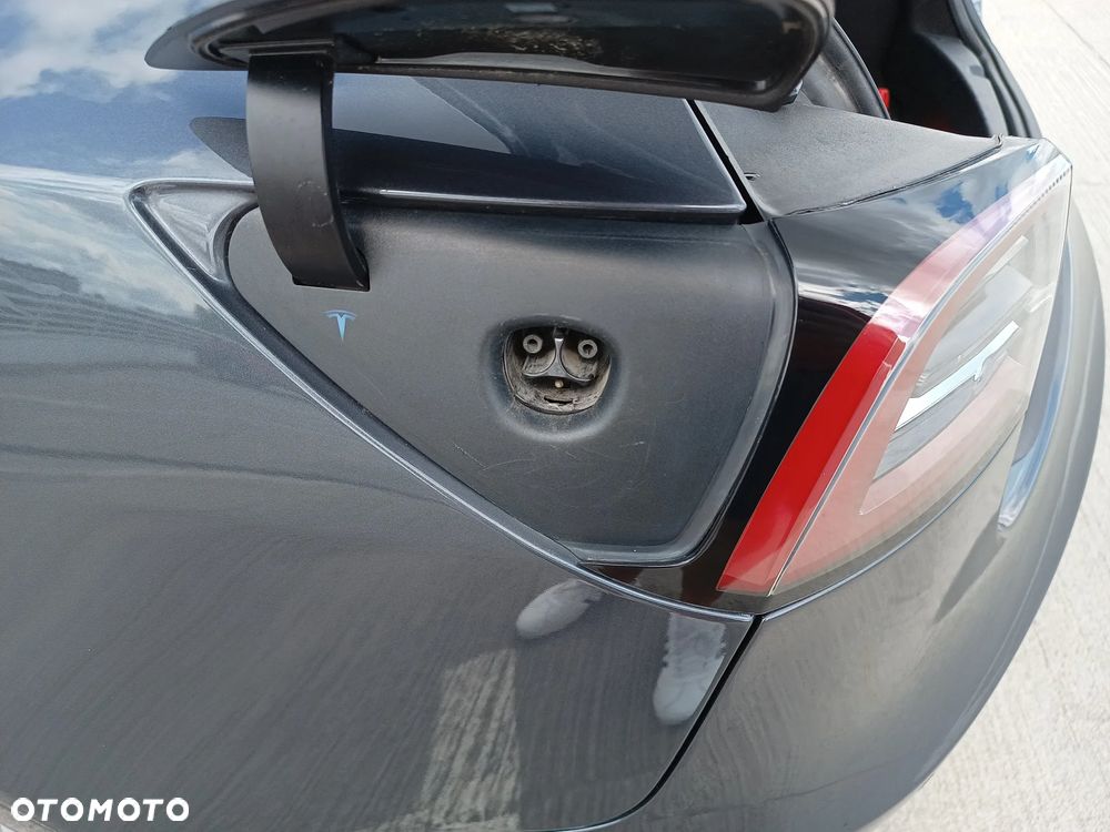 Tesla Model 3 Langstreckenbatterie Allradantrieb Dual Motor - 15
