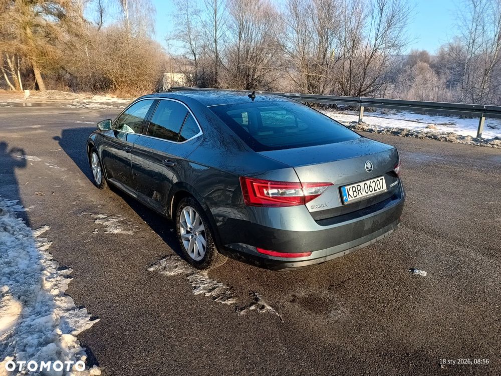 Skoda Superb 2.0 TDI Style DSG7 - 8