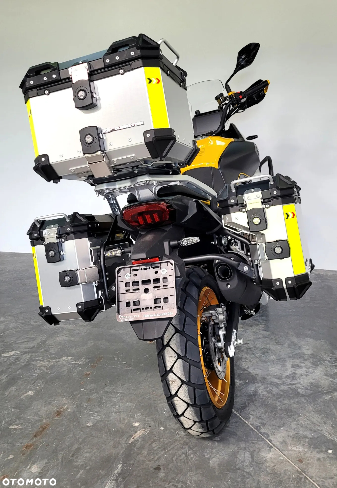 QJMOTOR SVT 650X - 12
