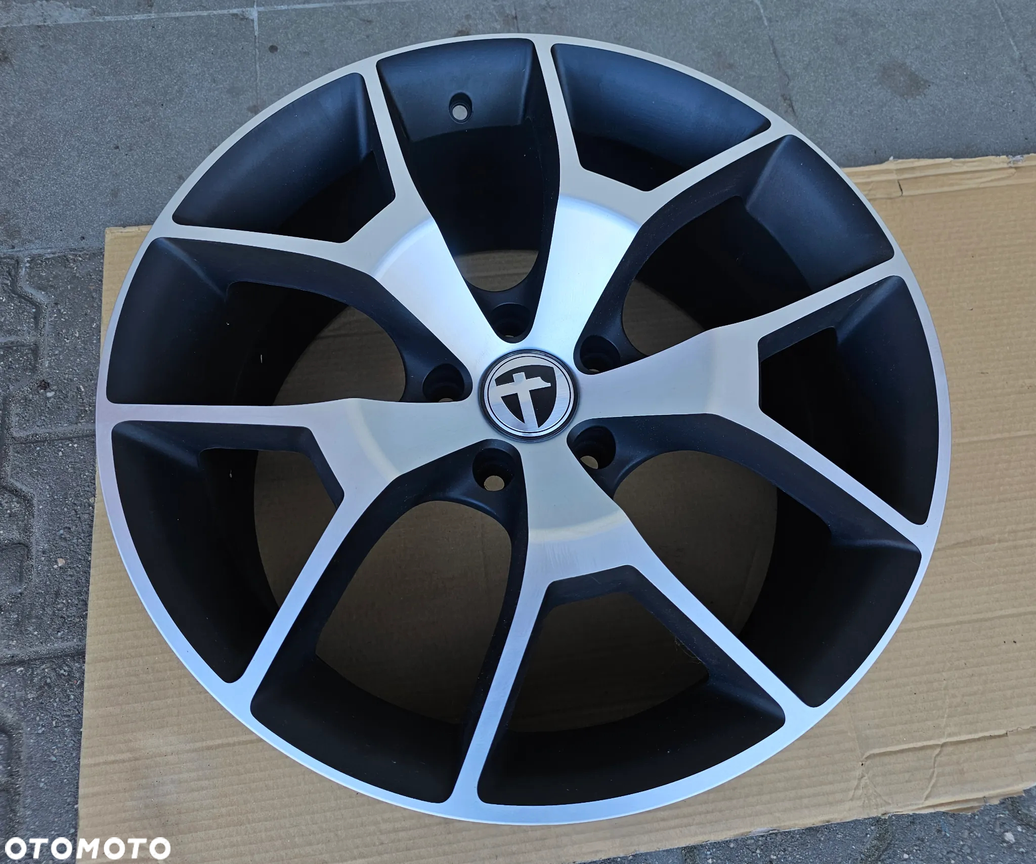Rh Alurad BZ Agrano / 9,5Jx19 ET30 5x120 - 2