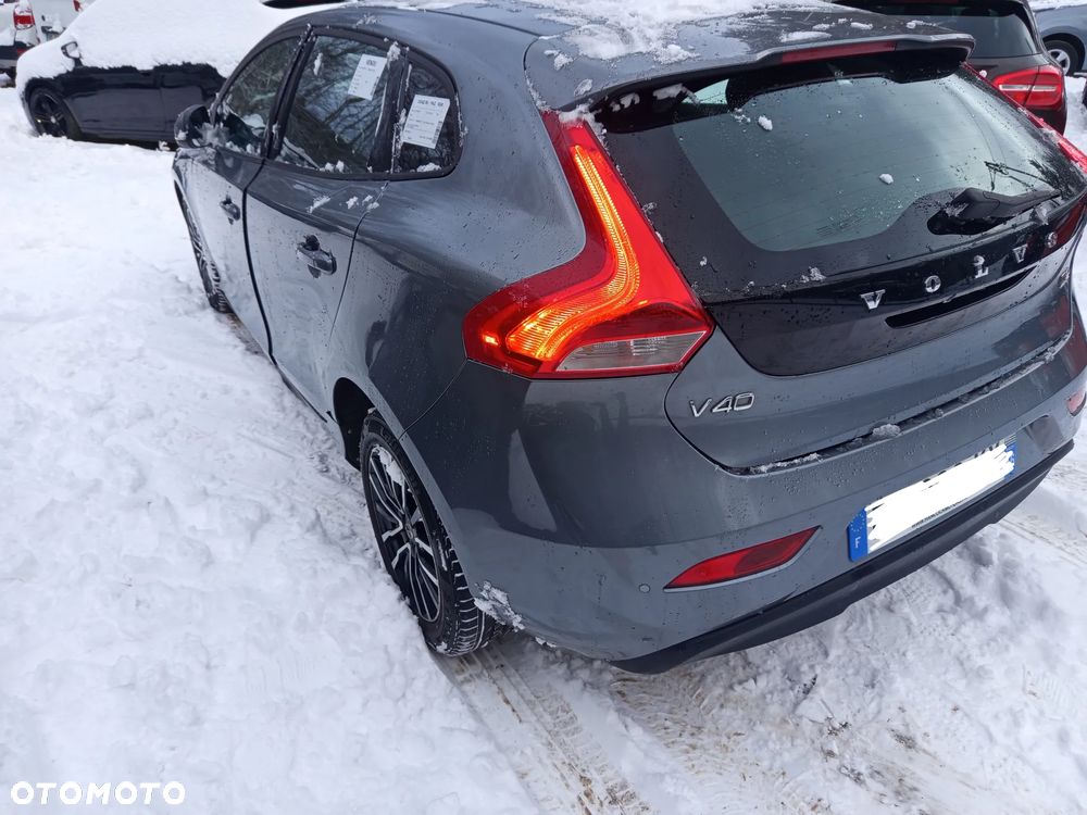 Volvo V40 - 1