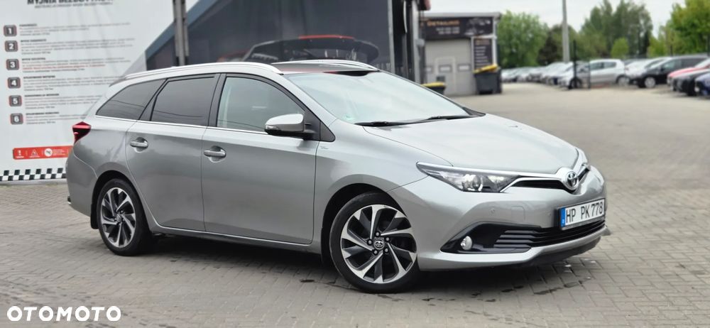 Toyota Auris 1.6 D-4D Design Edition - 17
