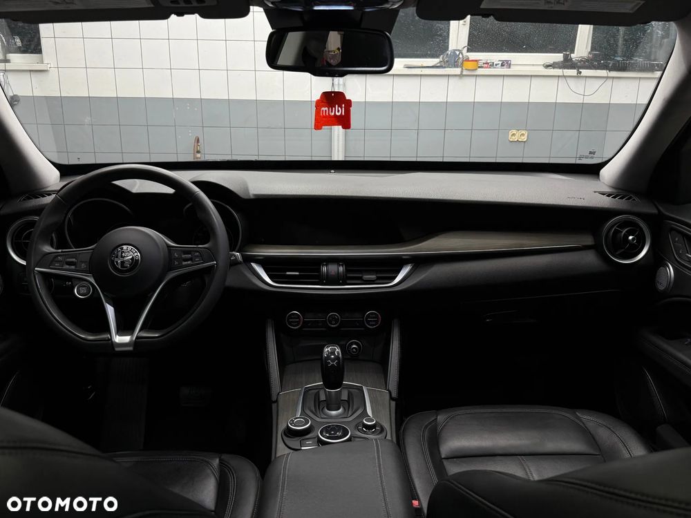 Alfa Romeo Stelvio - 20