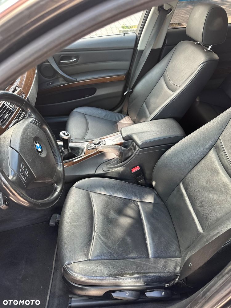 BMW Seria 3 325i - 9
