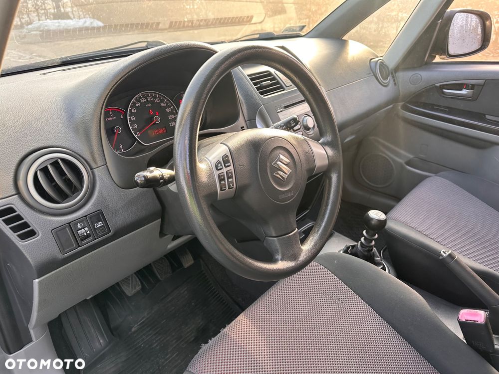 Suzuki SX4 - 15