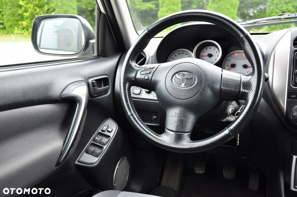 Toyota RAV4 2.0 VVT-i 4x4 - 31