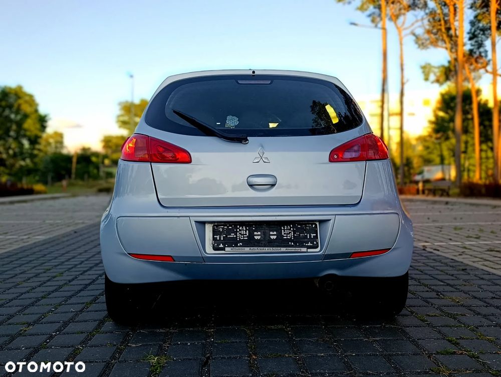 Mitsubishi Colt - 8