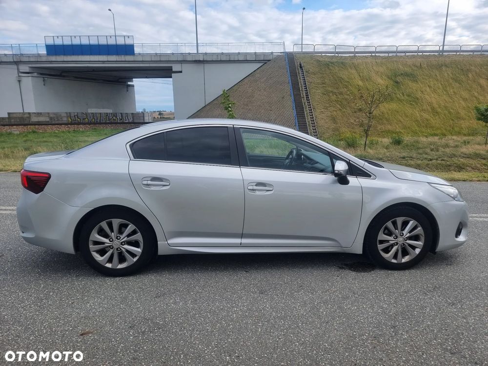 Toyota Avensis 1.8 Active - 7