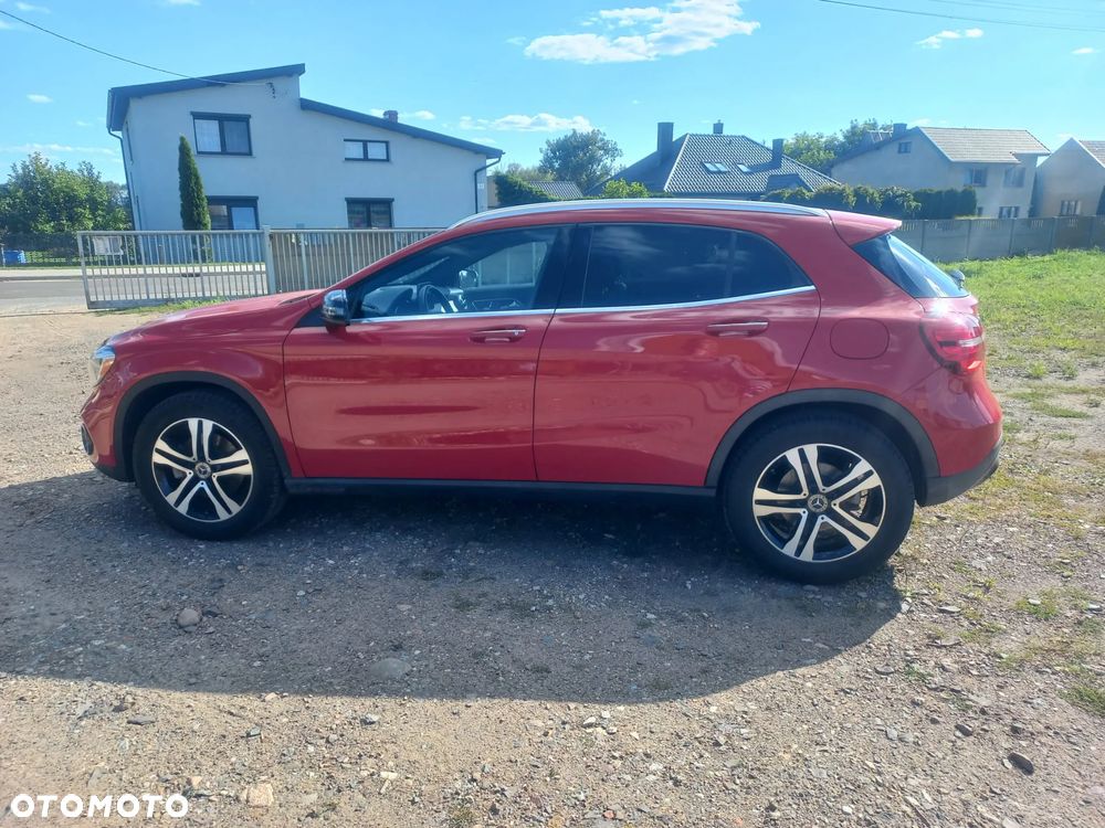 Mercedes-Benz GLA 250 4Matic 7G-DCT Style - 3