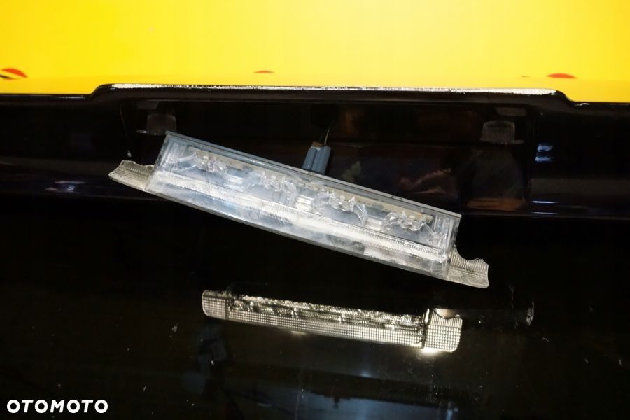 TOYOTA SIENNA 2015 2020 Klapa Bagażnika Szyba Spoiler Lampa Tył Komplet USA - 3