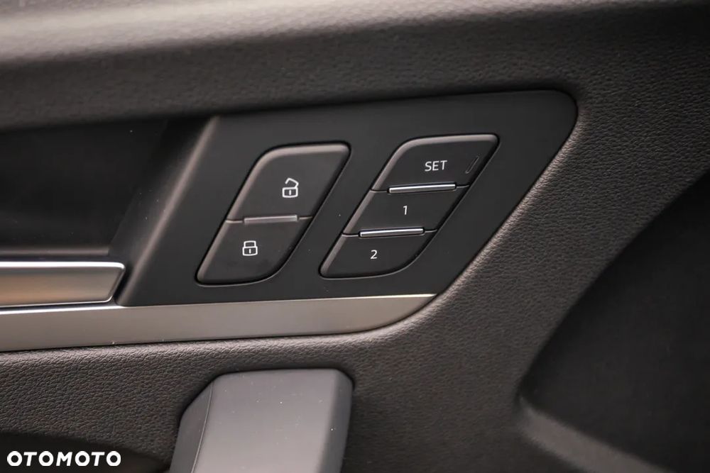 Audi Q5 55 TFSIe quattro S tronic S line business - 24