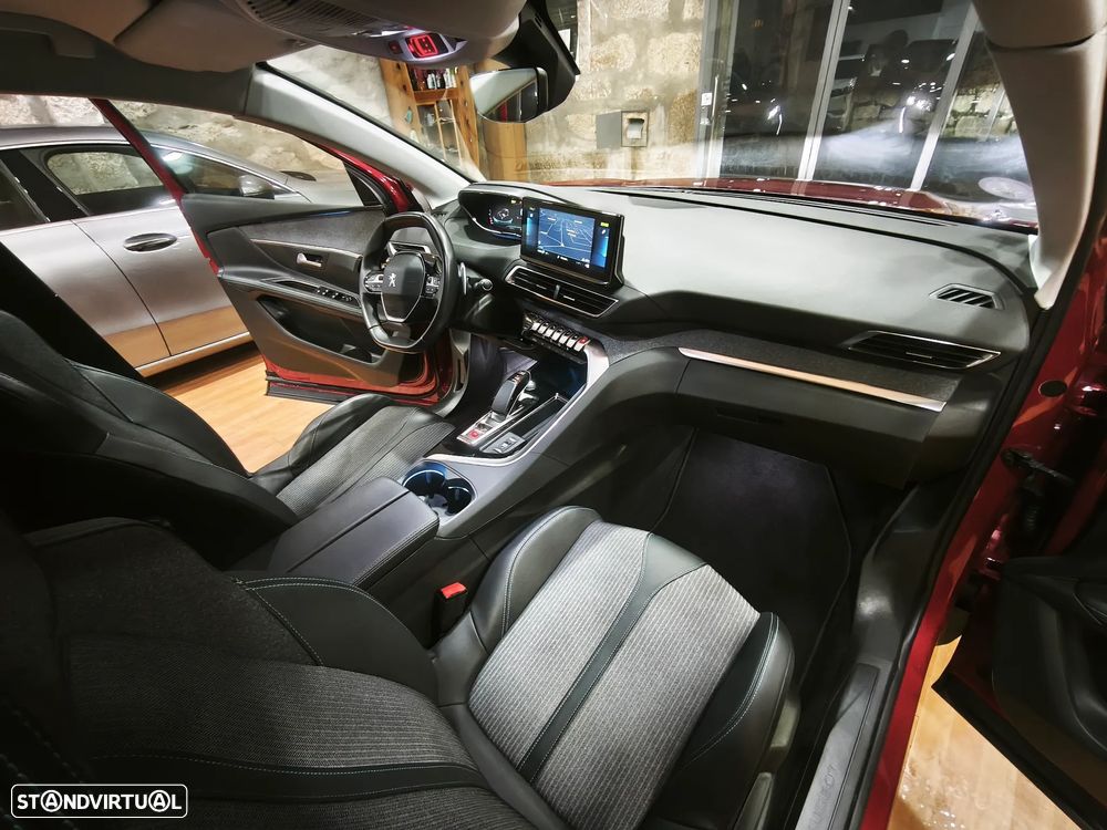 Peugeot 3008 225 e-EAT8 Allure - 27