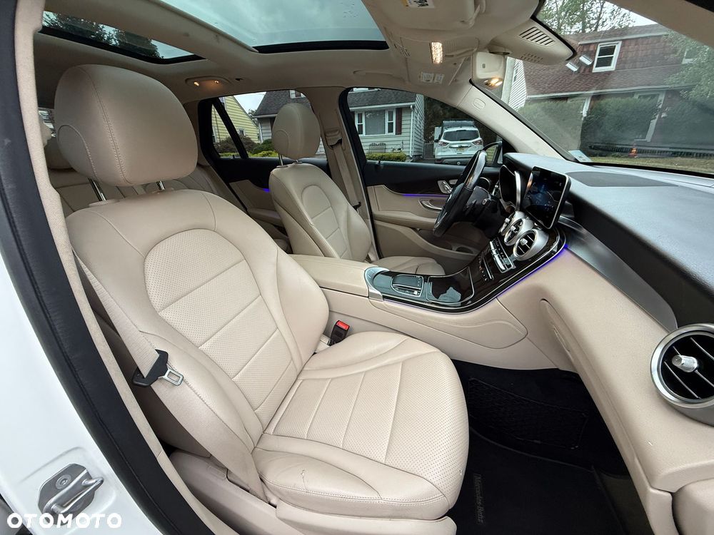 Mercedes-Benz GLC - 11