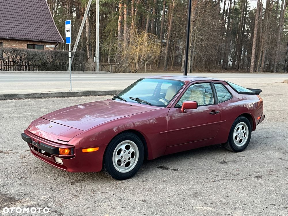 Porsche 944 - 1