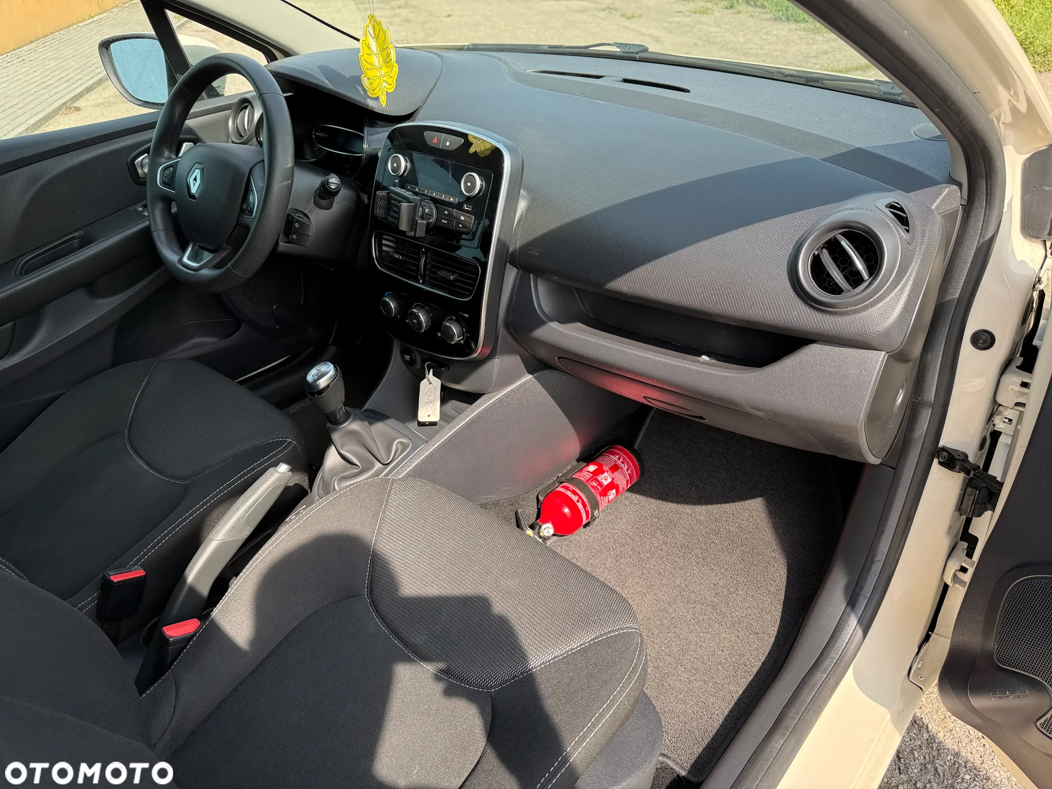 Renault Clio 1.2 16V 75 Life - 6