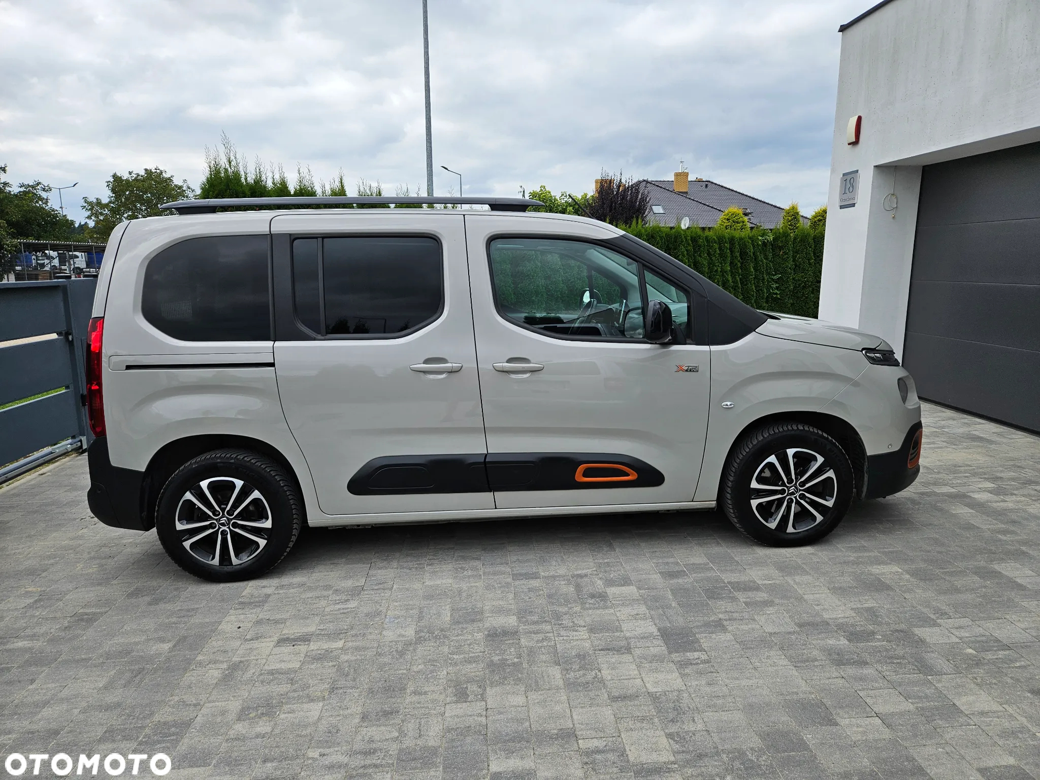 Citroën Berlingo M PureTech 130 EAT8 SHINE - 3