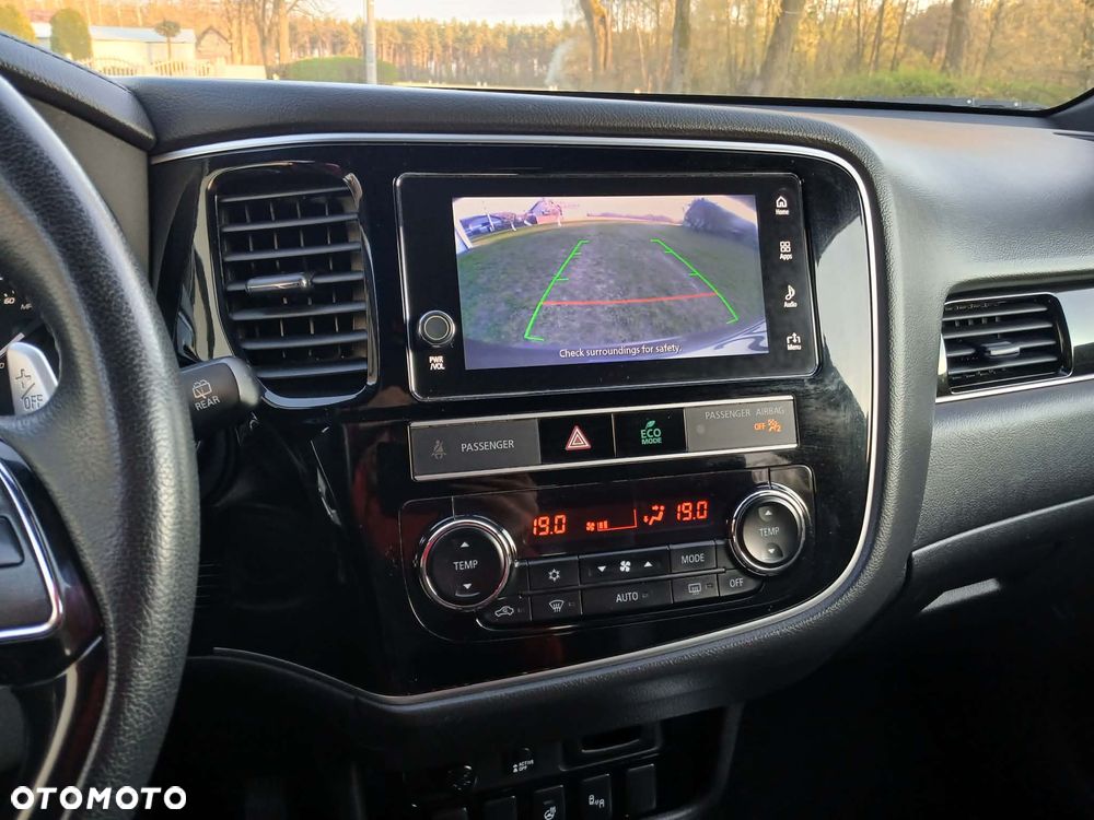 Mitsubishi Outlander - 15