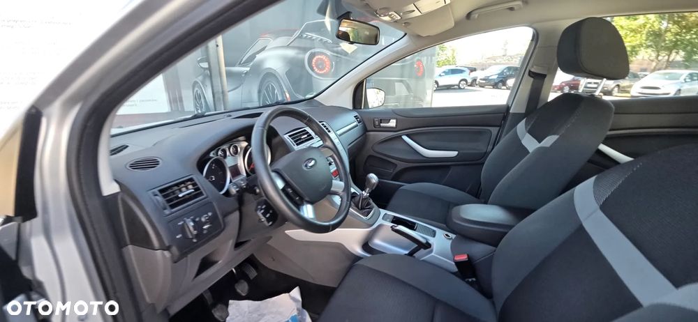 Ford Kuga 2.0 TDCi 2x4 Titanium - 28