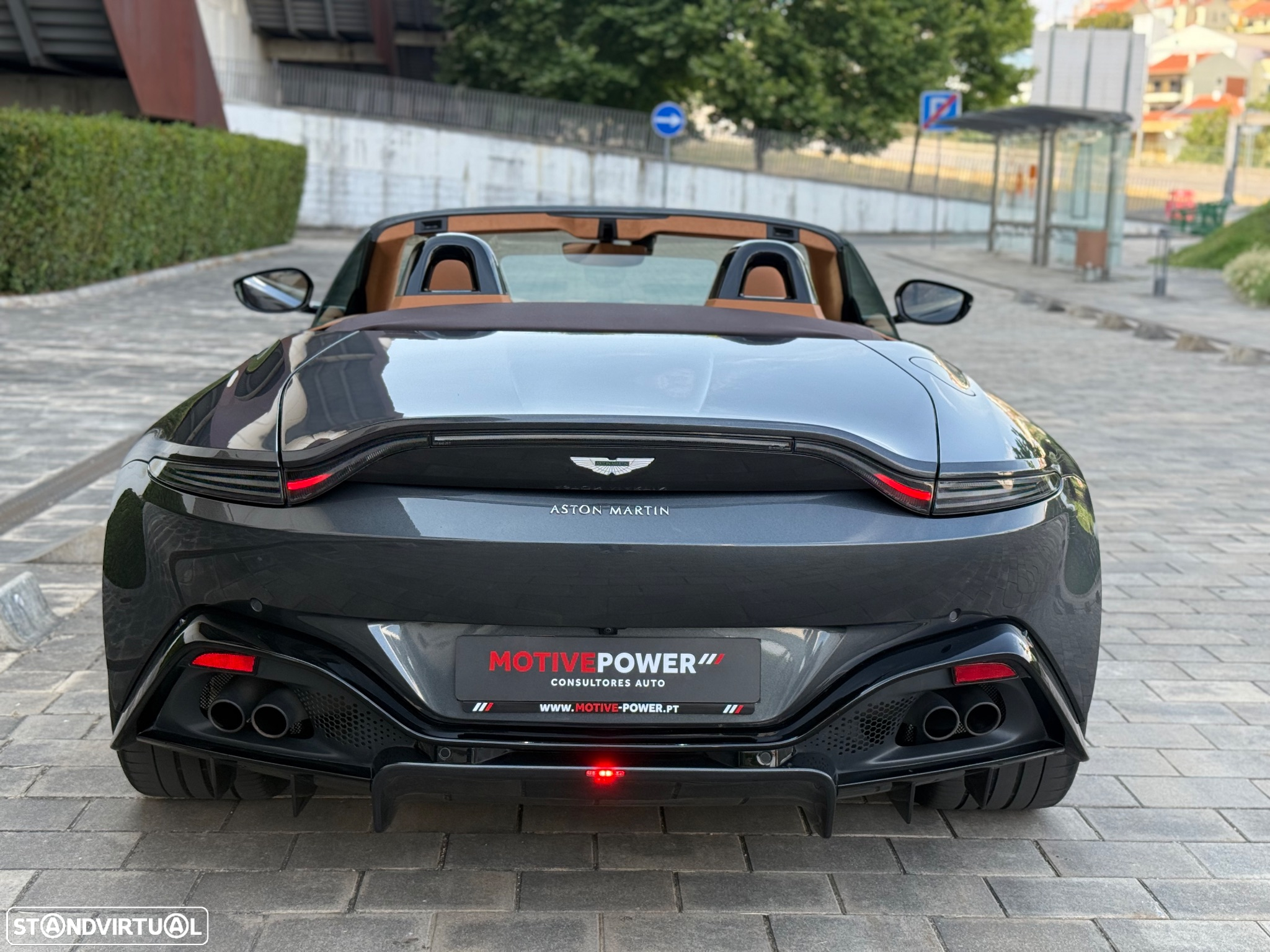 Aston Martin Vantage Roadster V8 - 26
