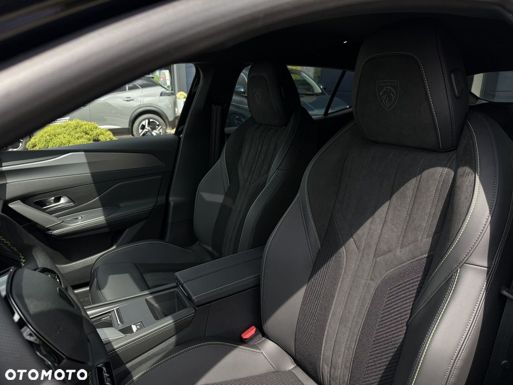 Peugeot 408 - 15