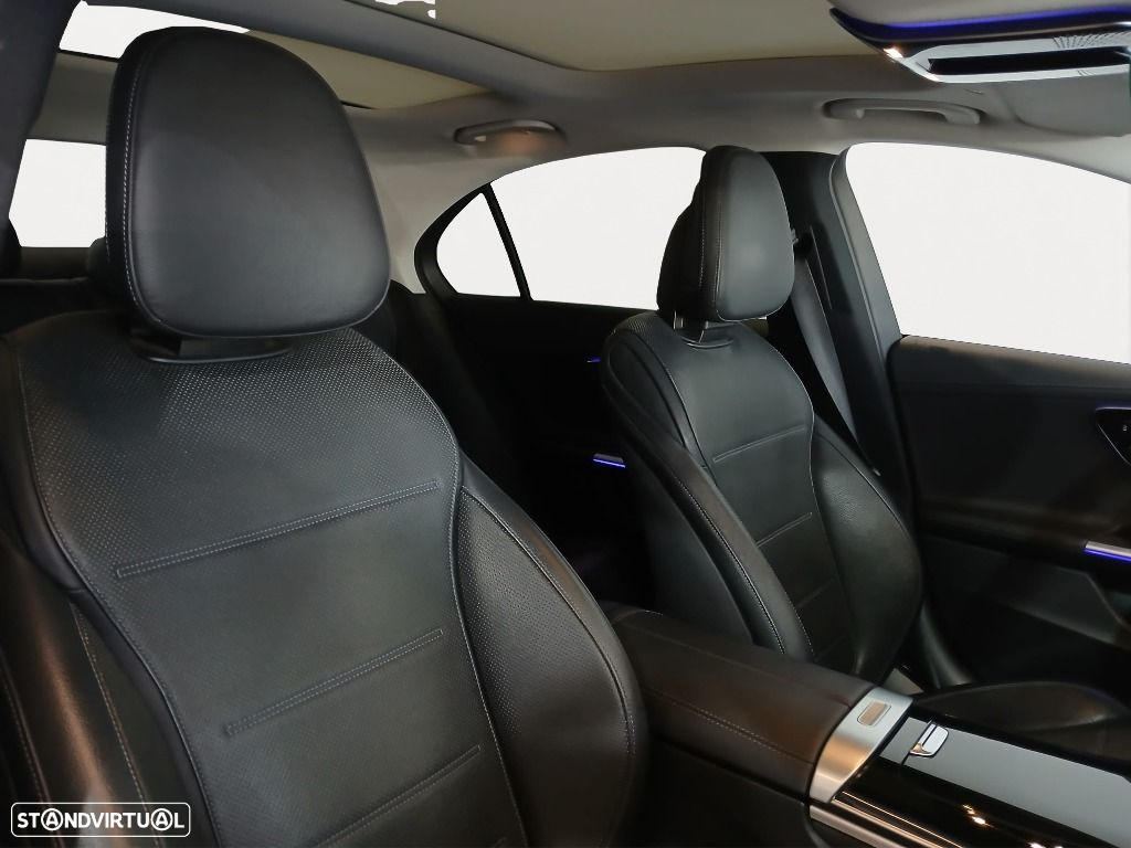 Mercedes-Benz C 300 d AMG Line - 11
