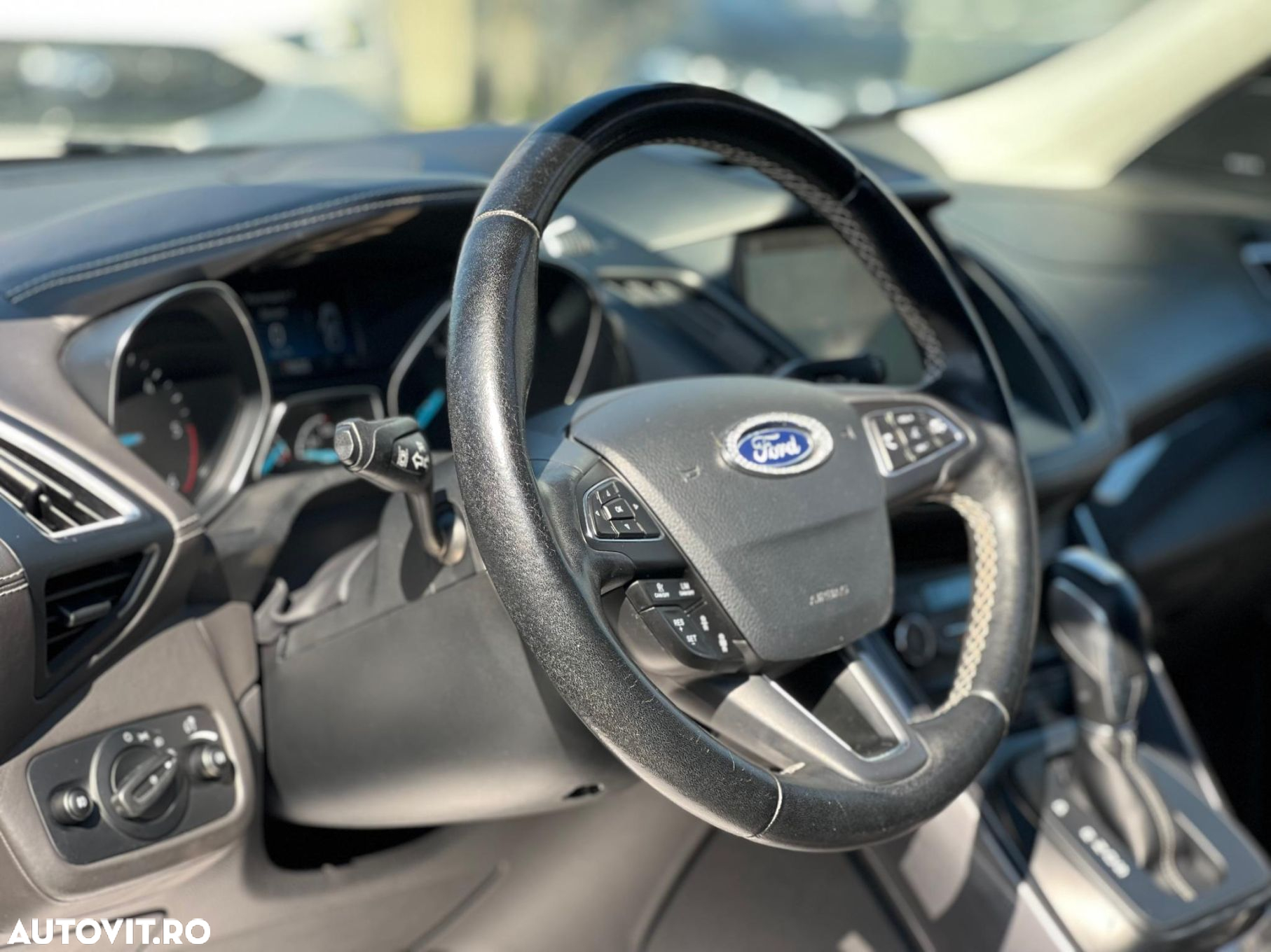 Ford Kuga 2.0 TDCi 4WD Powershift Vignale - 9