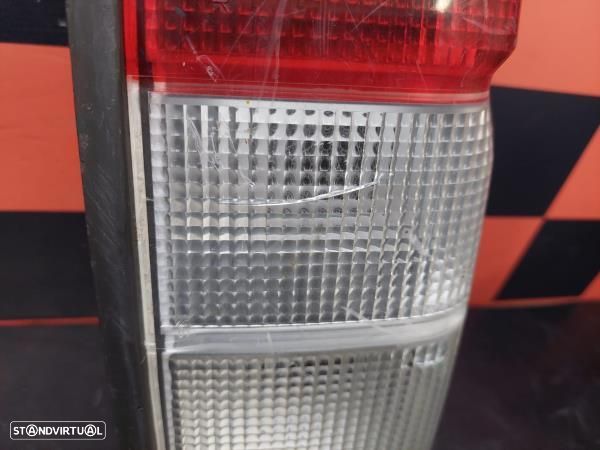 Farolim Stop Direito Nissan Navarra (D22) - 4