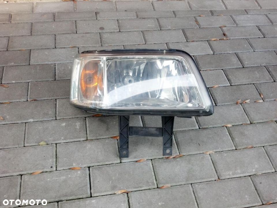 VW T5 03- LAMPA PRAWA REFLEKTOR PRAWY PRZÓD ŁADNY! - 1