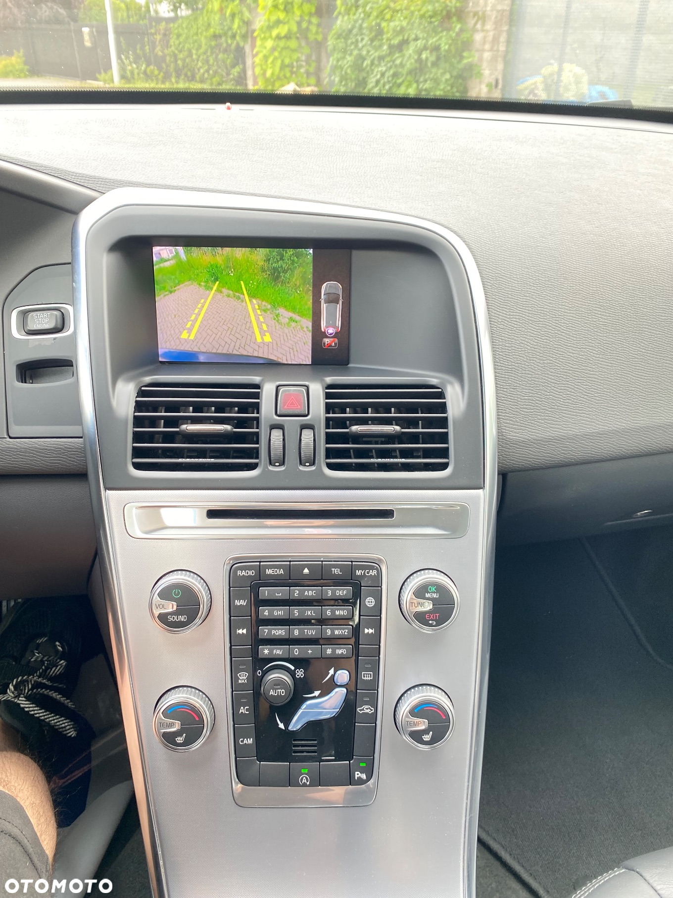 Volvo XC 60 D4 Momentum Pro - 14