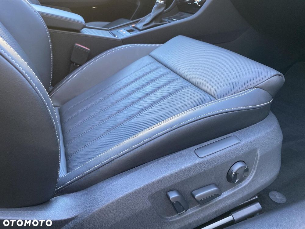 Skoda Superb 2.0 TDI SCR Style DSG - 22