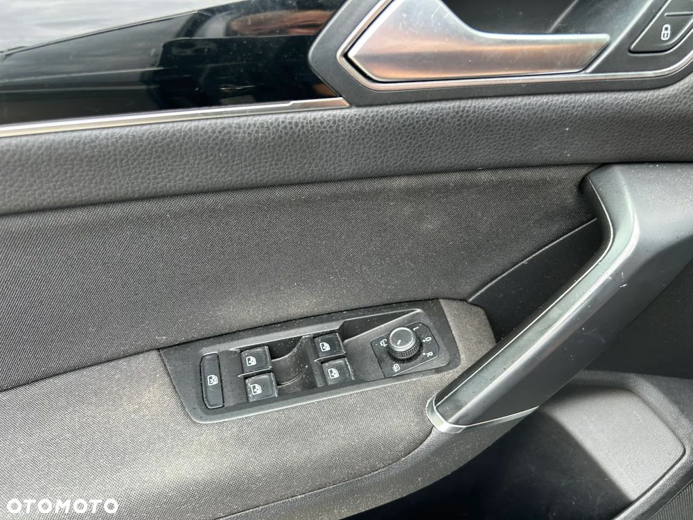 Volkswagen Touran 2.0 TDI BMT Highline DSG - 31