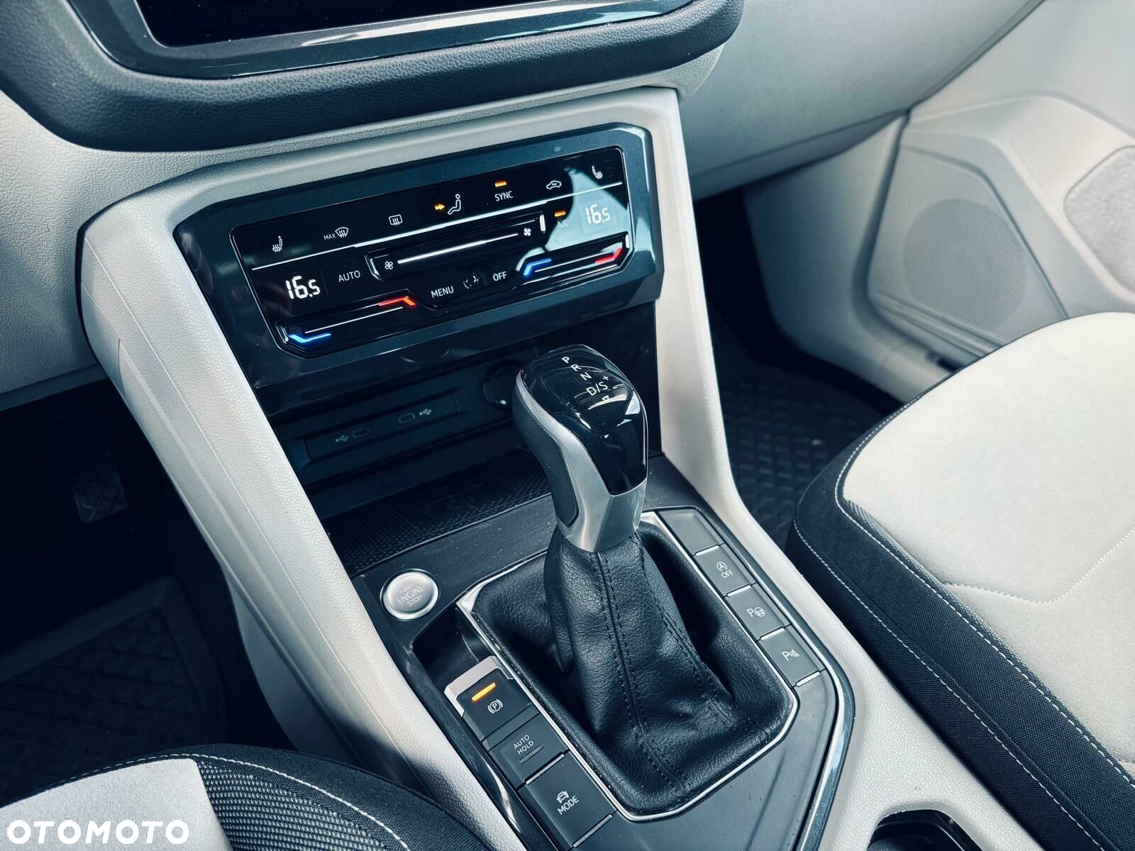Volkswagen Tiguan 1.5 TSI EVO Elegance DSG - 33