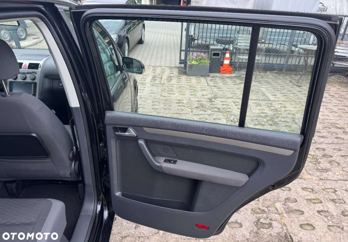 Volkswagen Touran - 21