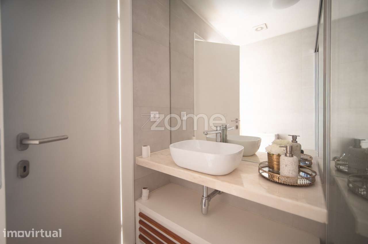 Apartamento T2 remodelado junto ao Coliseu - Grande imagem: 5/25